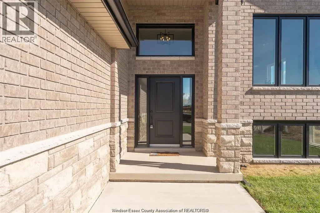 51 FENCELINE DRIVE