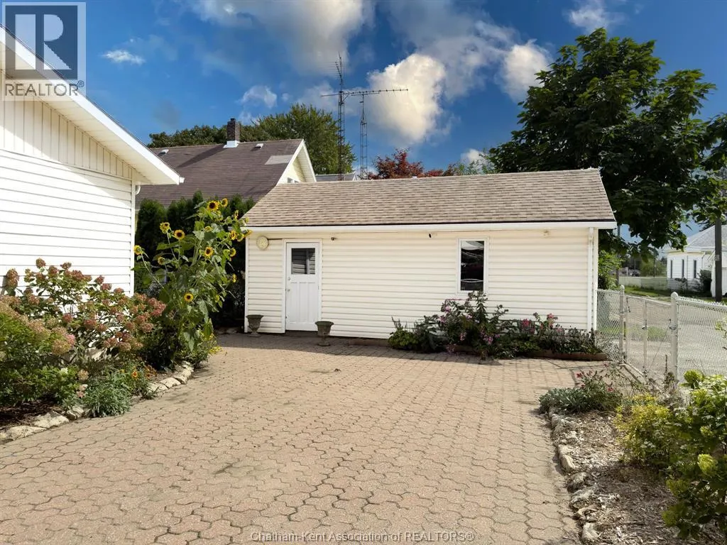 210 Adelaide STREET South