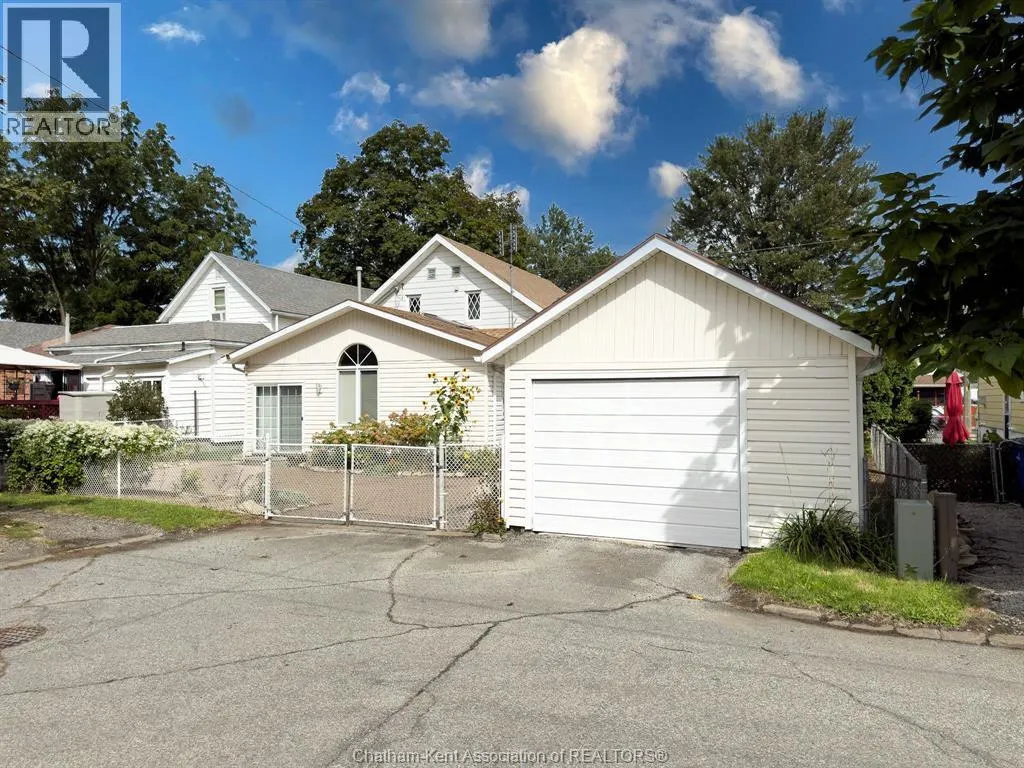 210 Adelaide STREET South