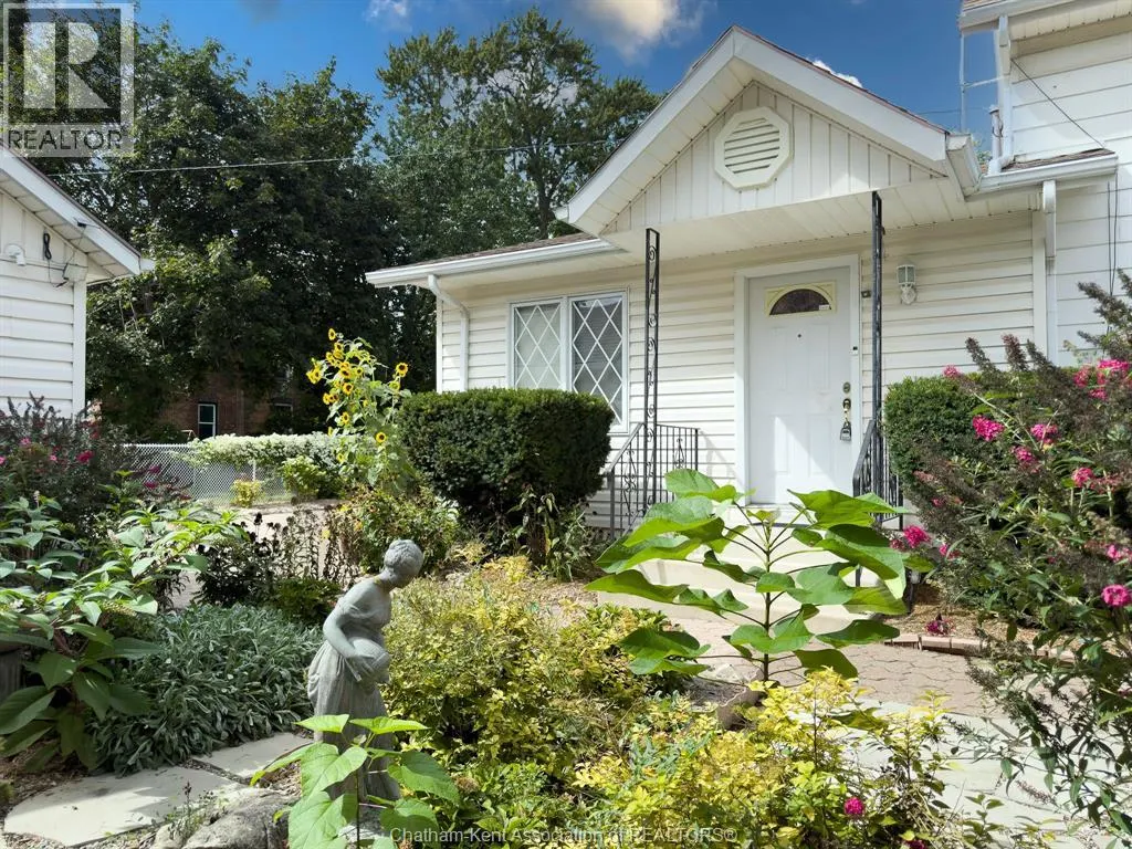 210 Adelaide STREET South
