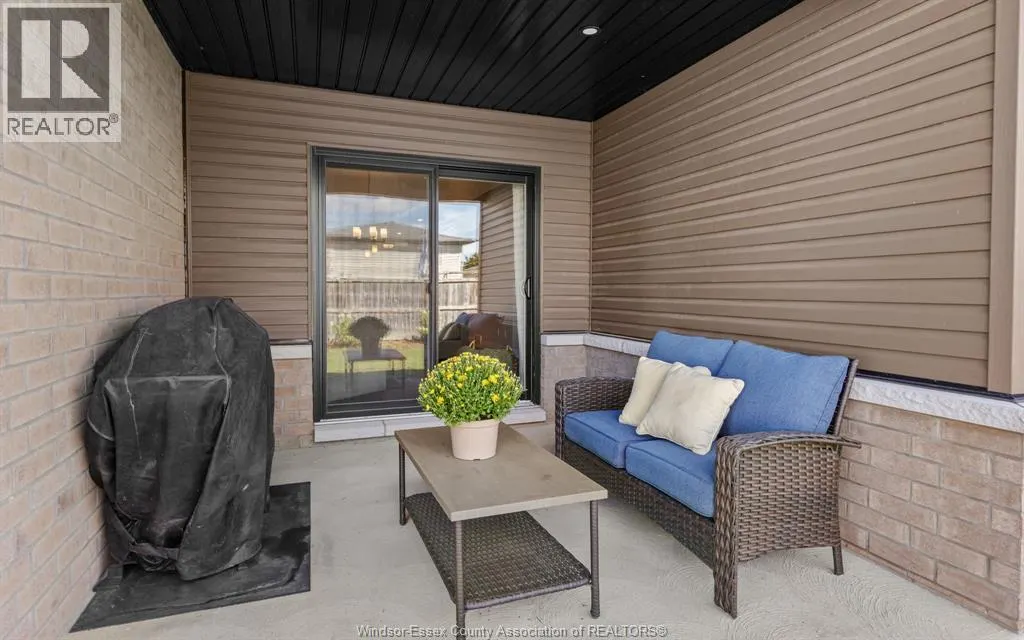 213 MEADOWVIEW