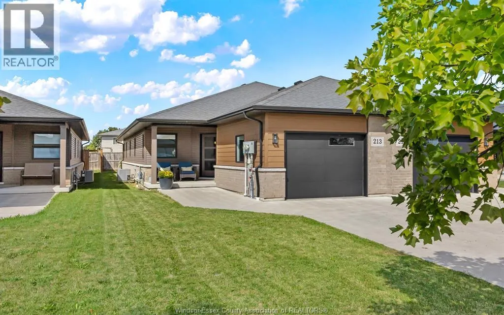 213 MEADOWVIEW