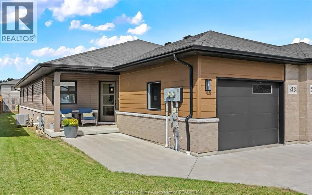 213 MEADOWVIEW