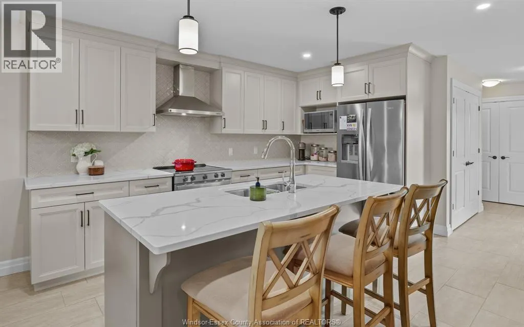 213 MEADOWVIEW