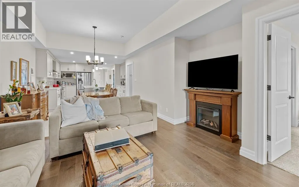 213 MEADOWVIEW