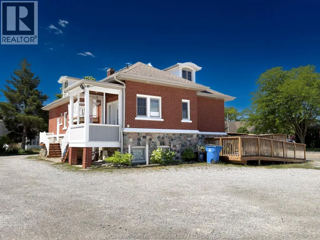 226 WELLINGTON STREET West