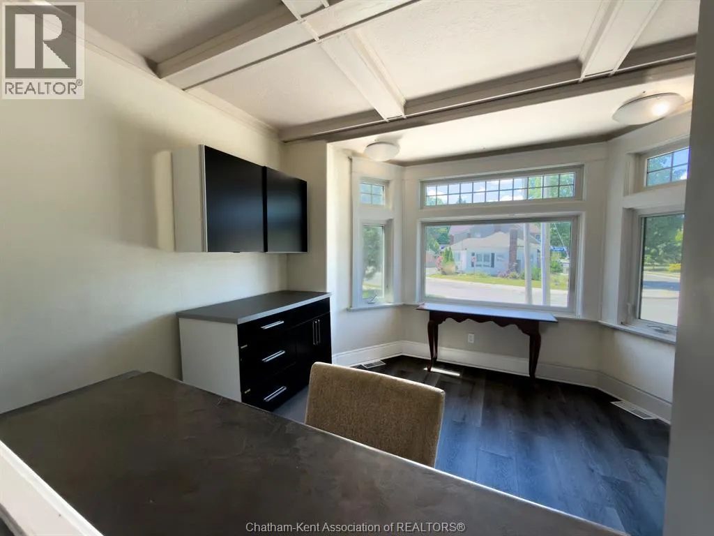 226 WELLINGTON STREET West