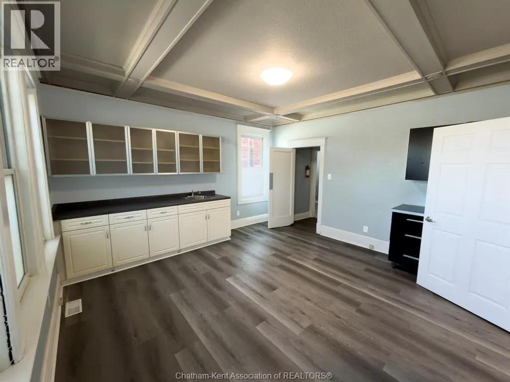 226 WELLINGTON STREET West