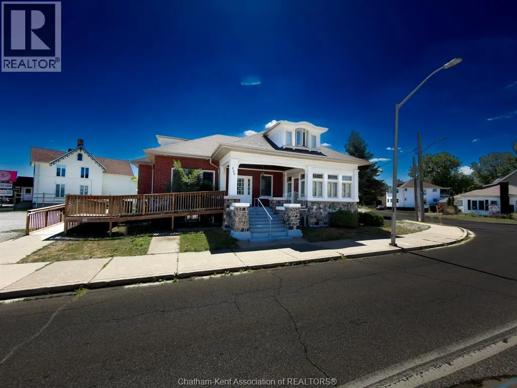 226 WELLINGTON STREET West