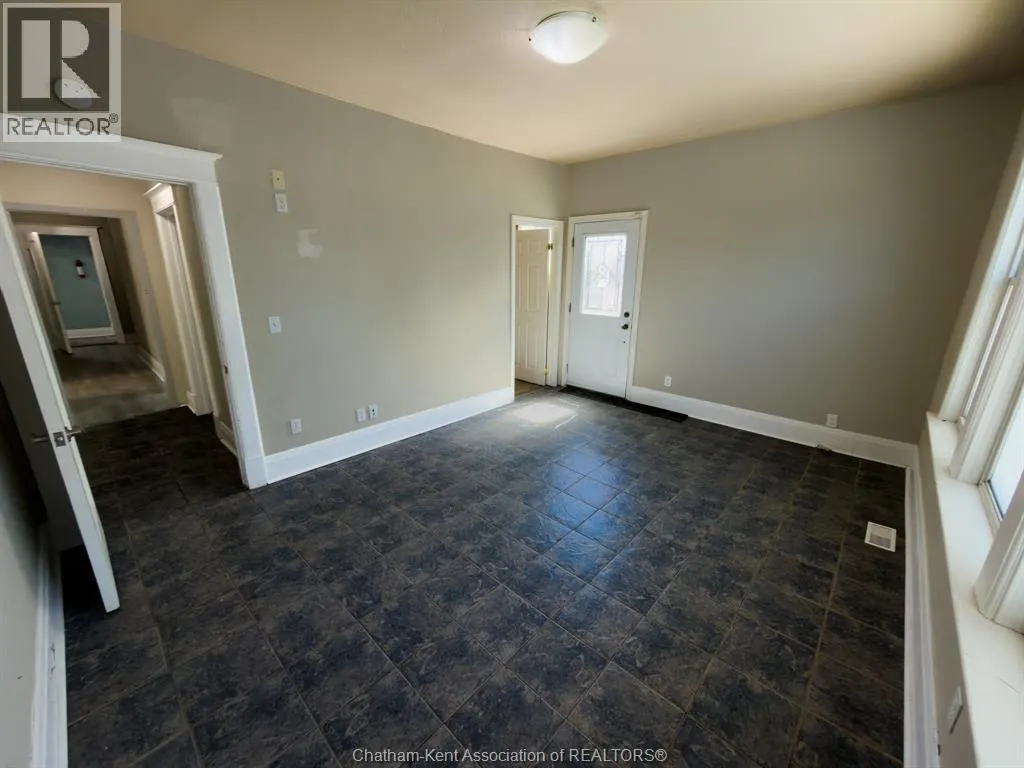 226 WELLINGTON STREET West