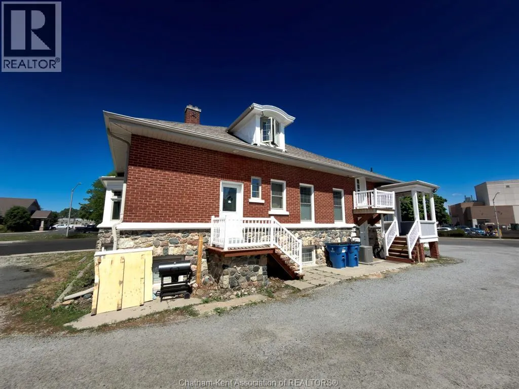 226 WELLINGTON STREET West