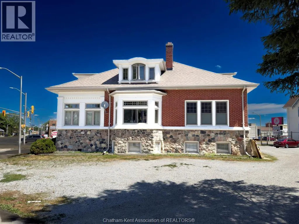 226 WELLINGTON STREET West