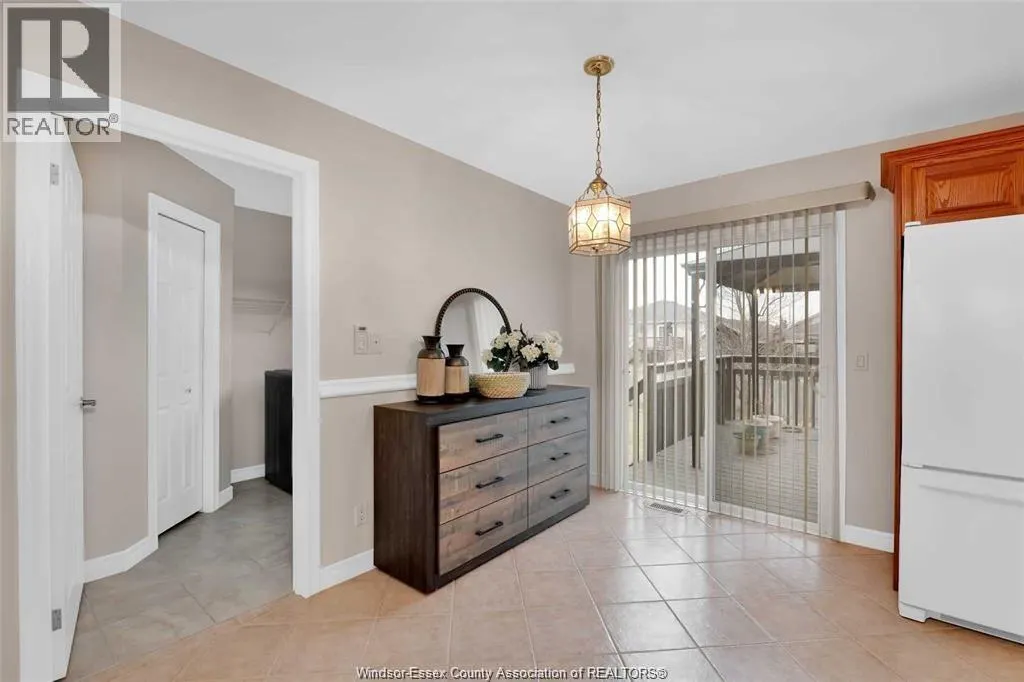831 LAWNDALE