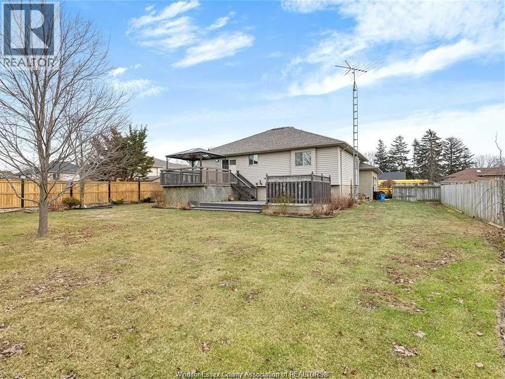 831 LAWNDALE
