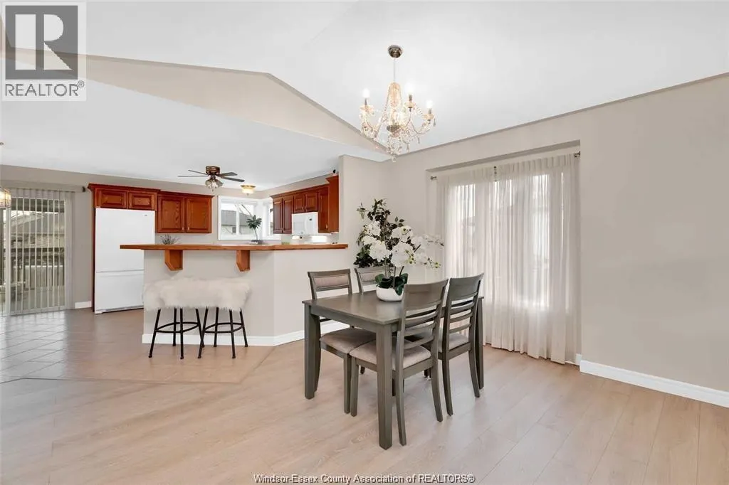 831 LAWNDALE