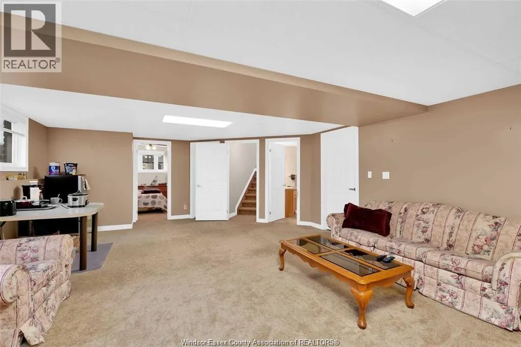 831 LAWNDALE