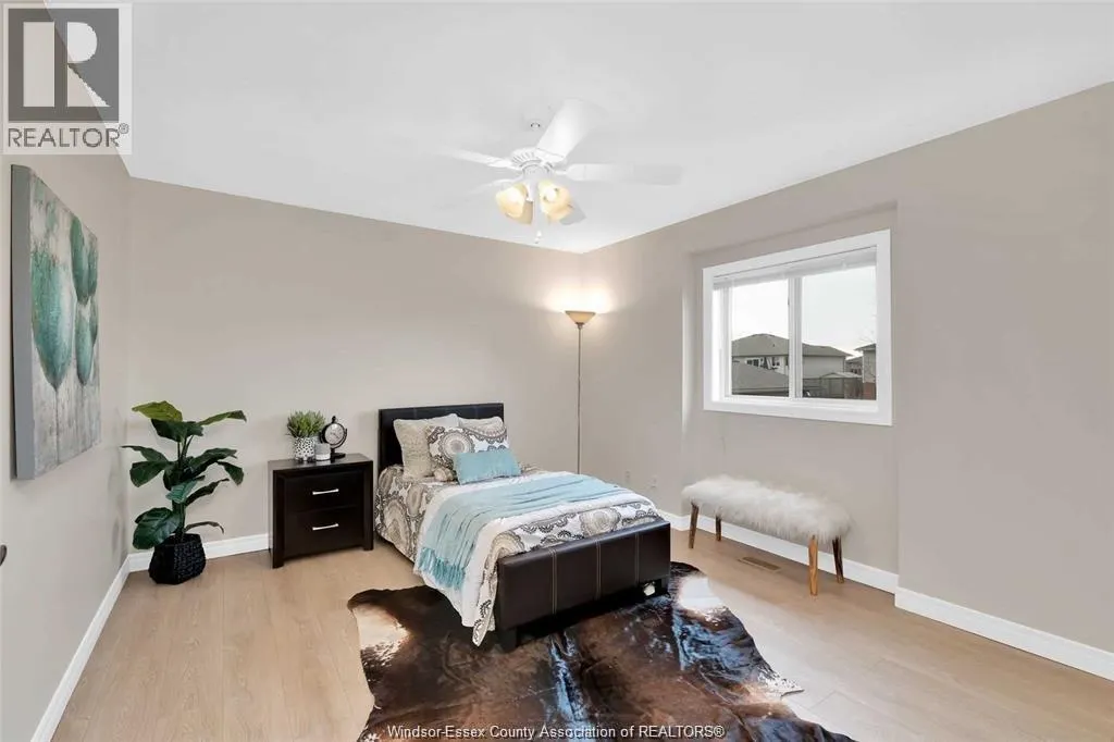 831 LAWNDALE