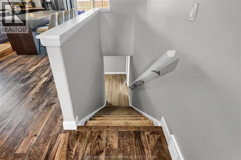 62 MOONSTONE CRESCENT