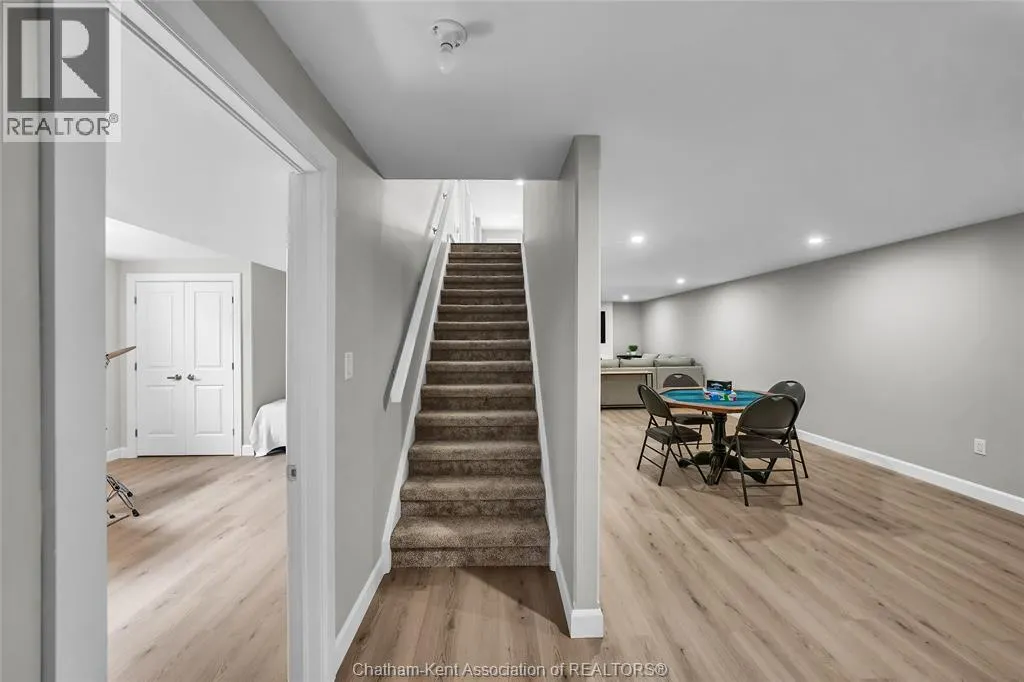 62 MOONSTONE CRESCENT