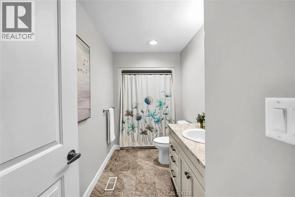 62 MOONSTONE CRESCENT