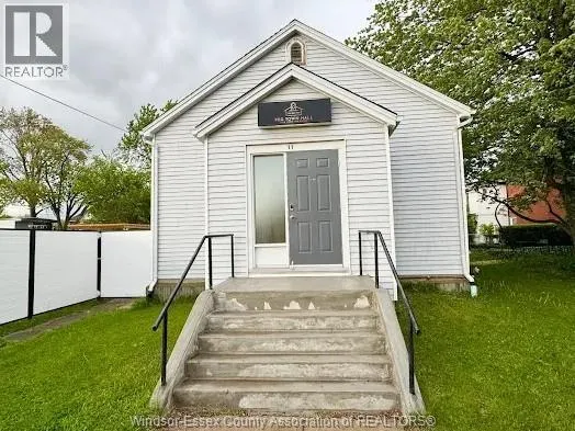 11 VICTORIA STREET