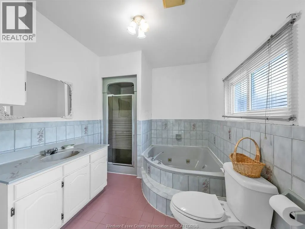 534 MERSEA RD 3