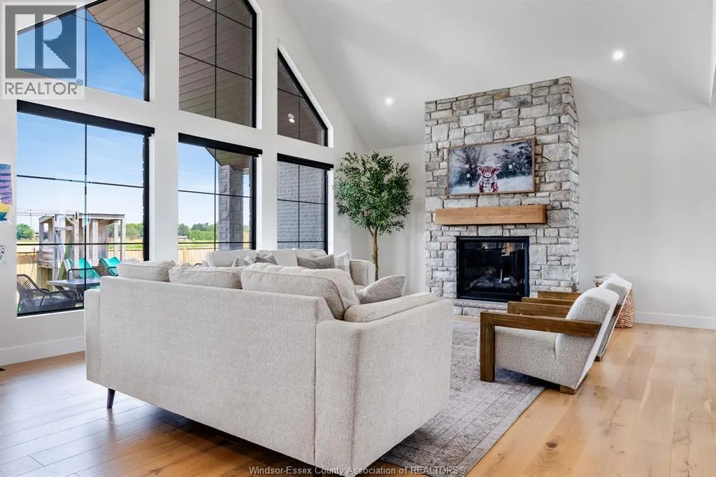 3 SUNNINGDALE DRIVE