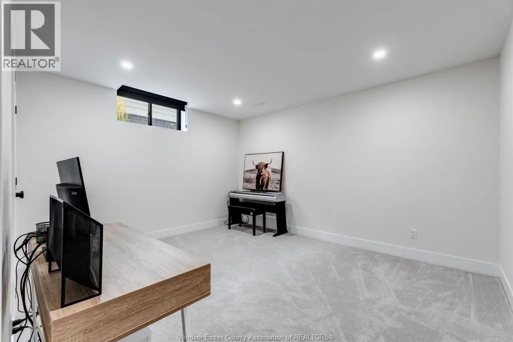 3 SUNNINGDALE DRIVE