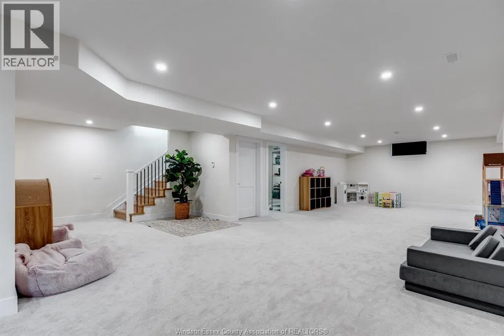 3 SUNNINGDALE DRIVE