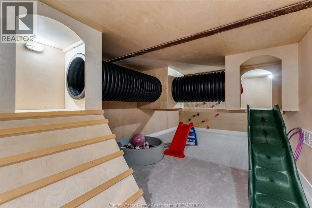 3 SUNNINGDALE DRIVE