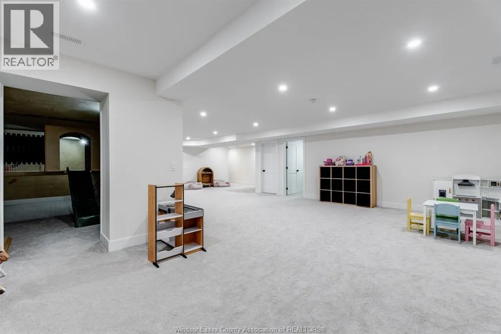 3 SUNNINGDALE DRIVE