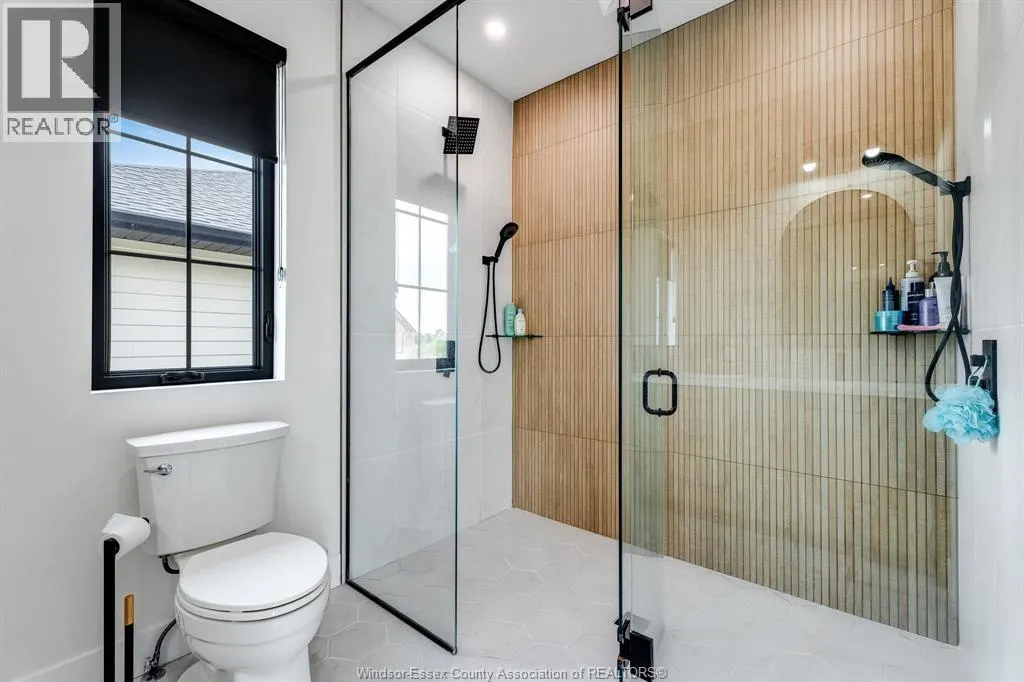 3 SUNNINGDALE DRIVE