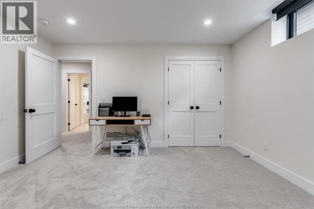 3 SUNNINGDALE DRIVE