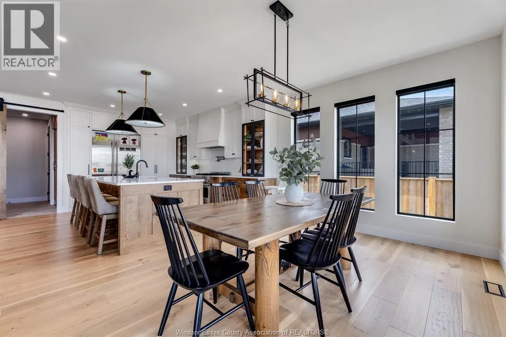 3 SUNNINGDALE DRIVE