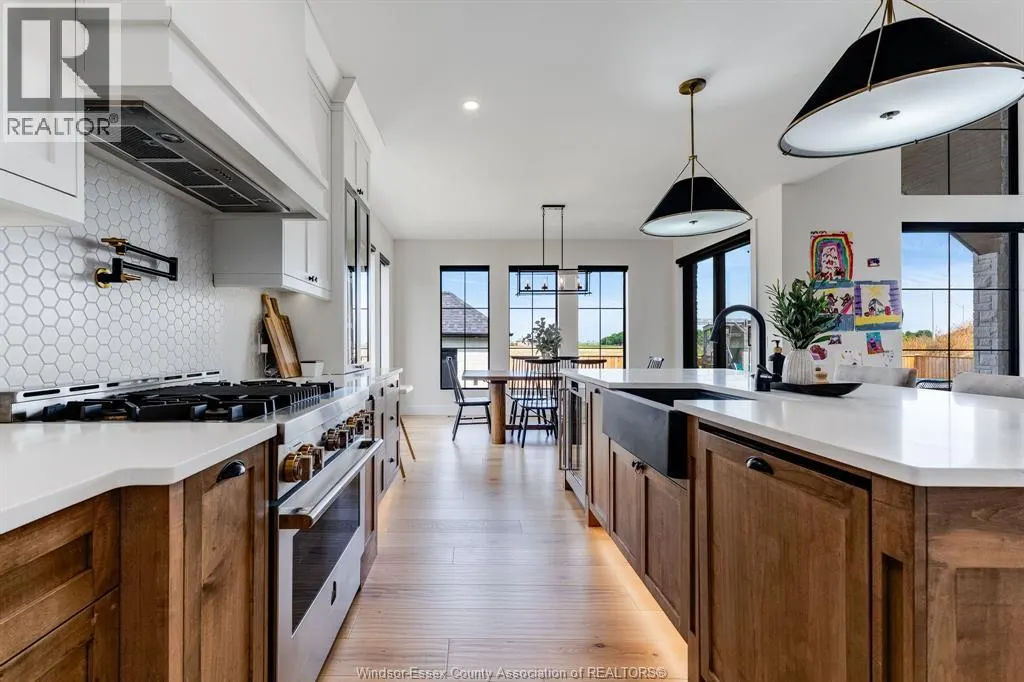 3 SUNNINGDALE DRIVE