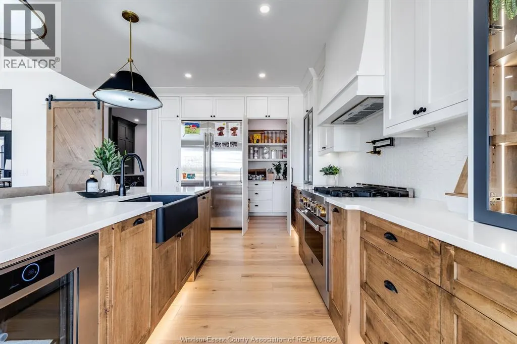 3 SUNNINGDALE DRIVE