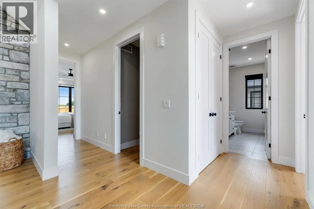 3 SUNNINGDALE DRIVE