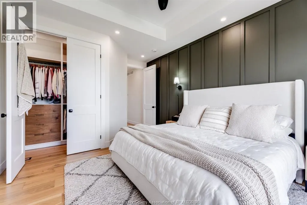3 SUNNINGDALE DRIVE
