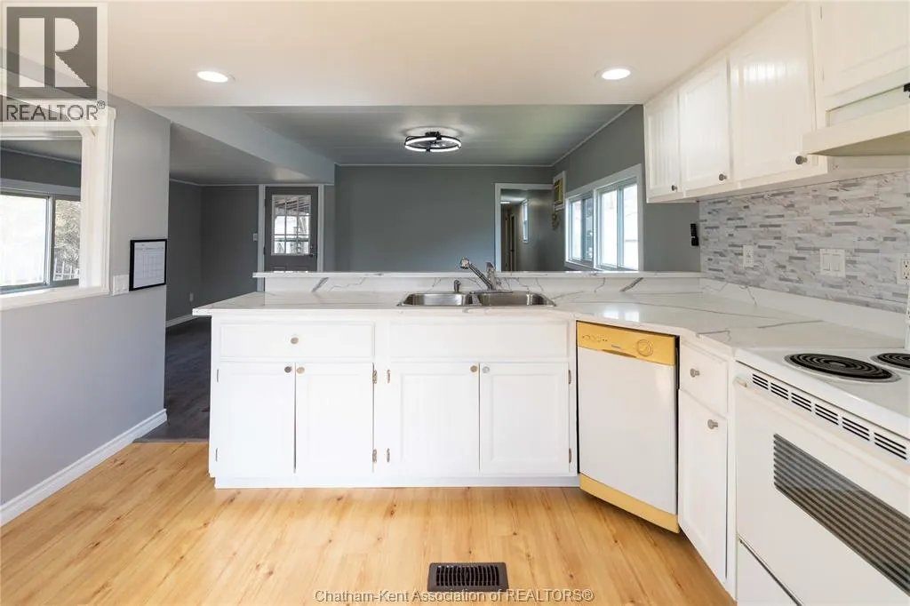 6 Maple DRIVE