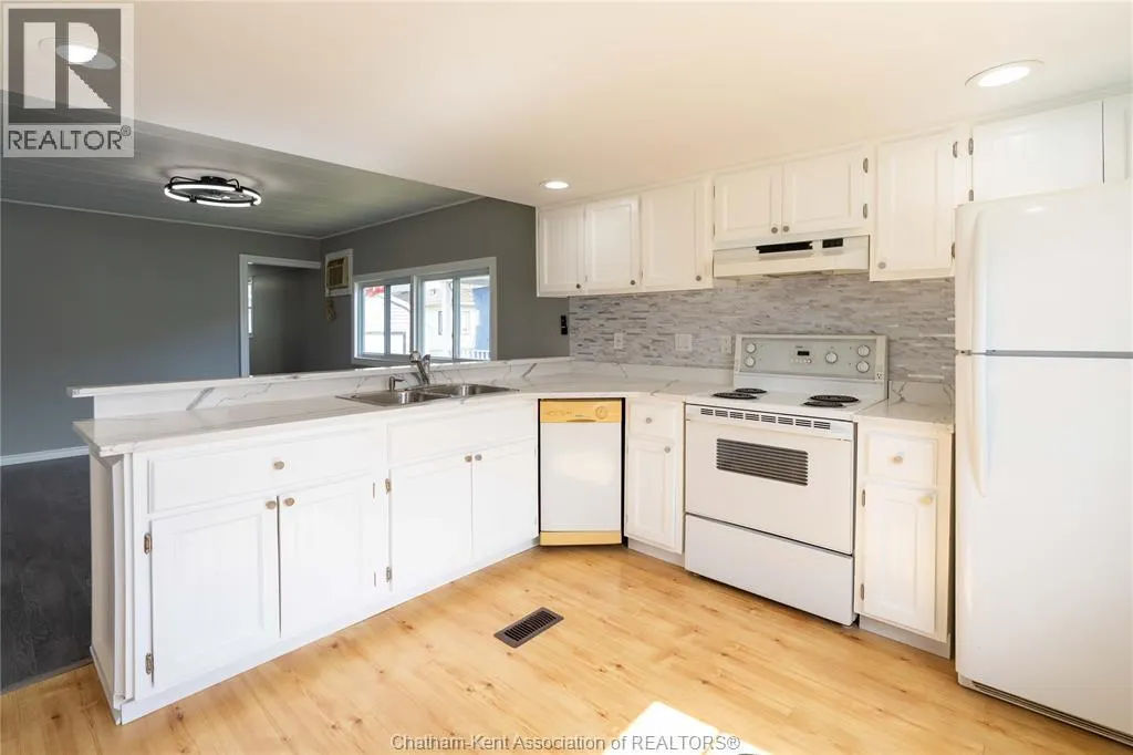 6 Maple DRIVE