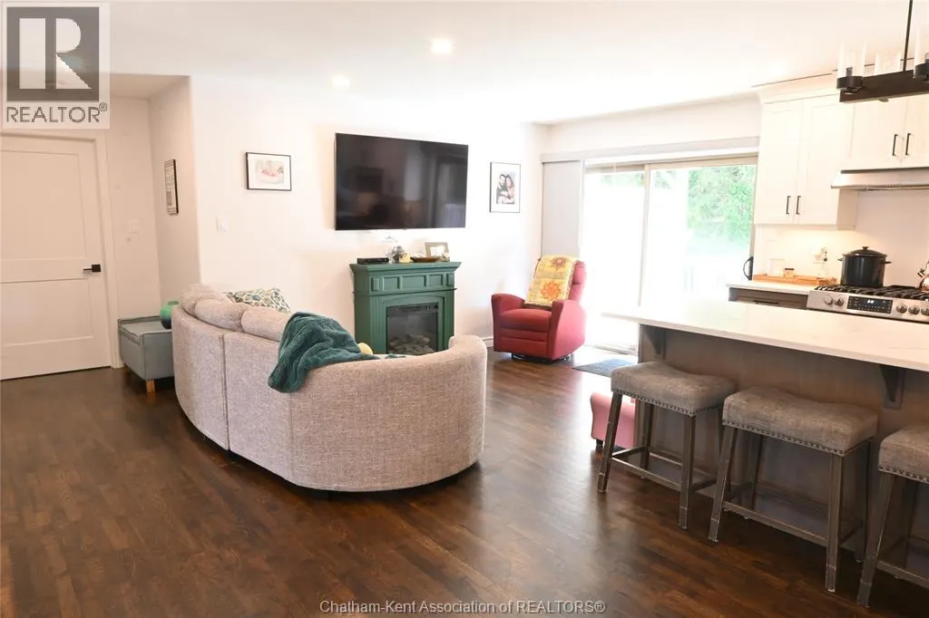 5 Parkside CRESCENT