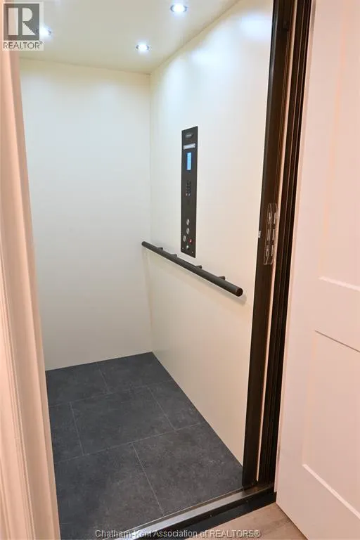 5 Parkside CRESCENT