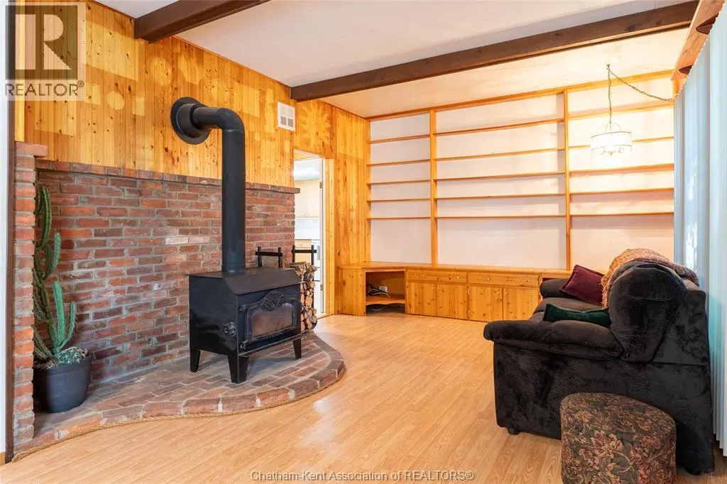 802 ELGIN STREET