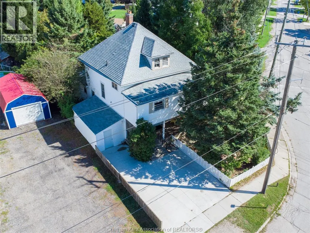 802 ELGIN STREET