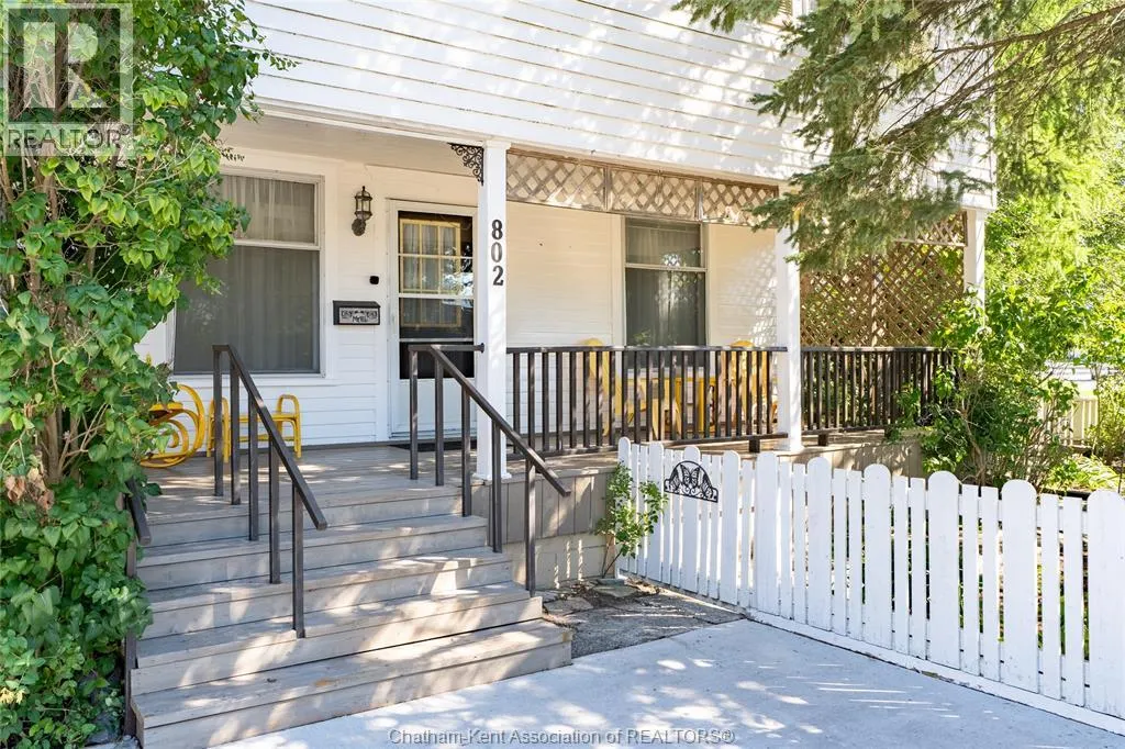 802 ELGIN STREET