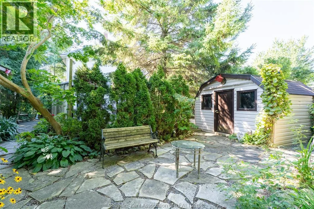 802 ELGIN STREET