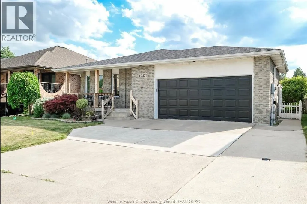1237 KENWICK WAY