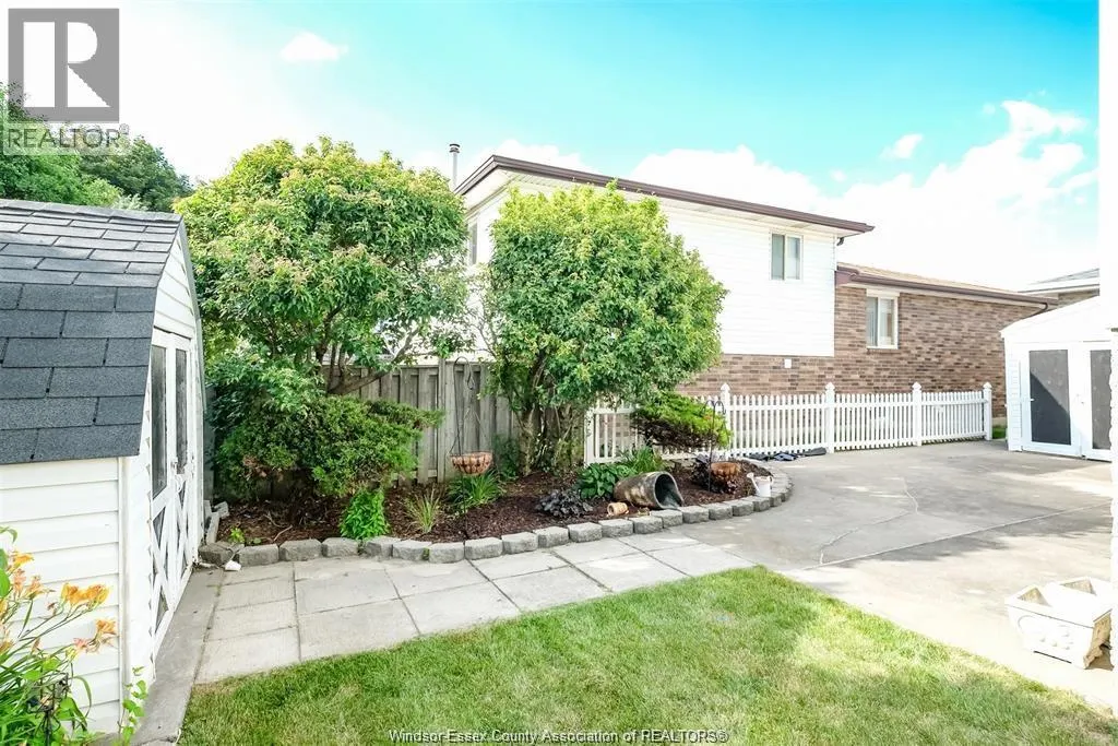 1237 KENWICK WAY