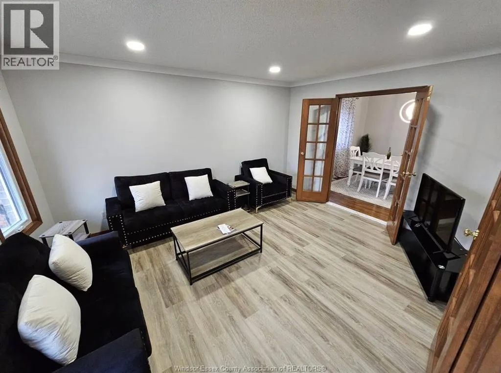 1237 KENWICK WAY