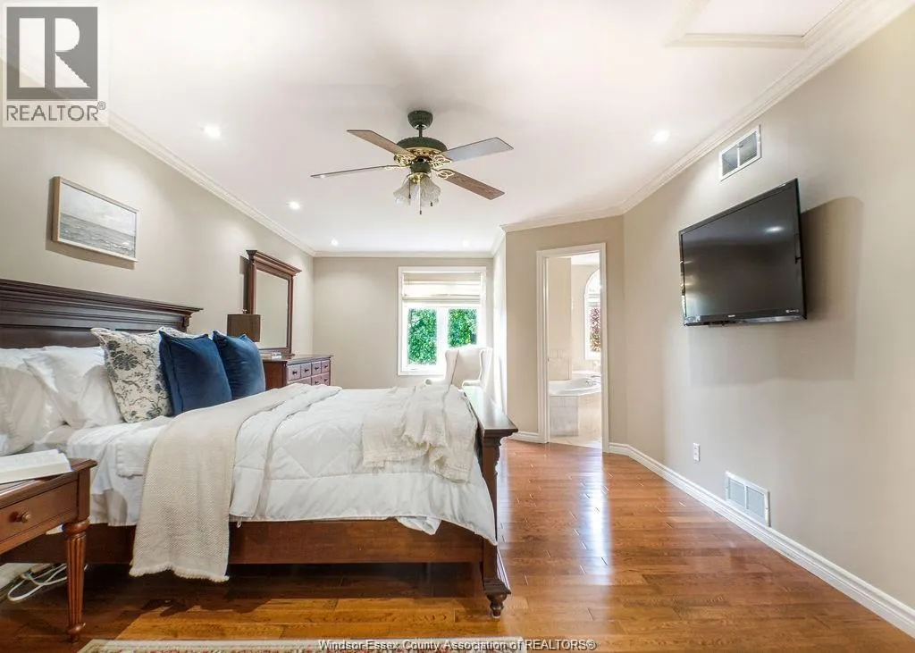128 Pheasant Run DRIVE